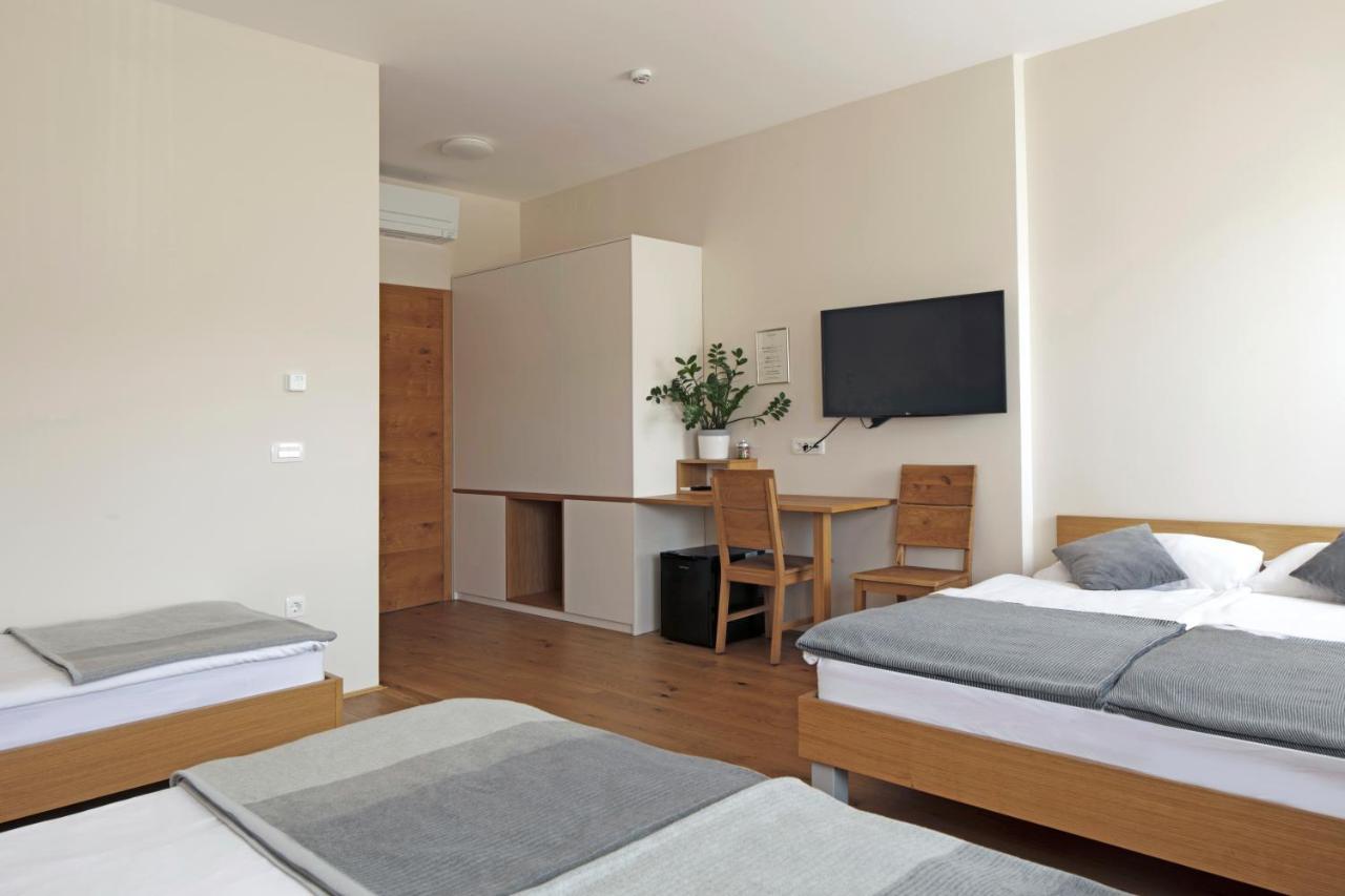 ורהניקה Guesthouse Tursic מראה חיצוני תמונה