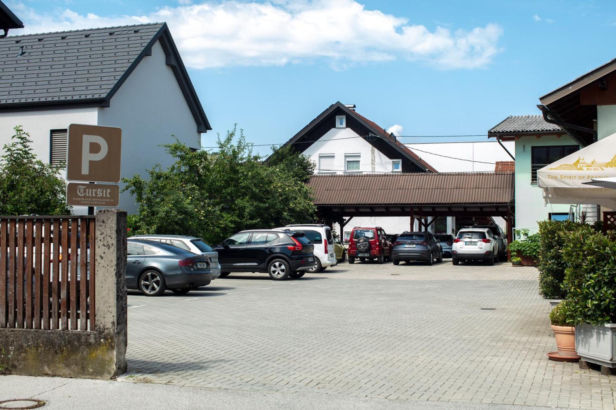 ורהניקה Guesthouse Tursic מראה חיצוני תמונה