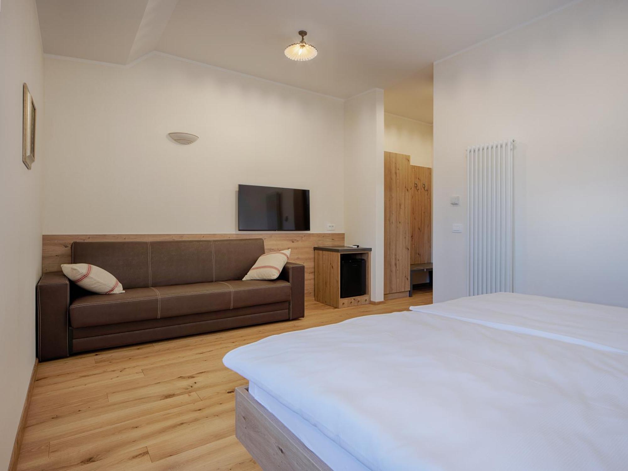 ורהניקה Guesthouse Tursic מראה חיצוני תמונה