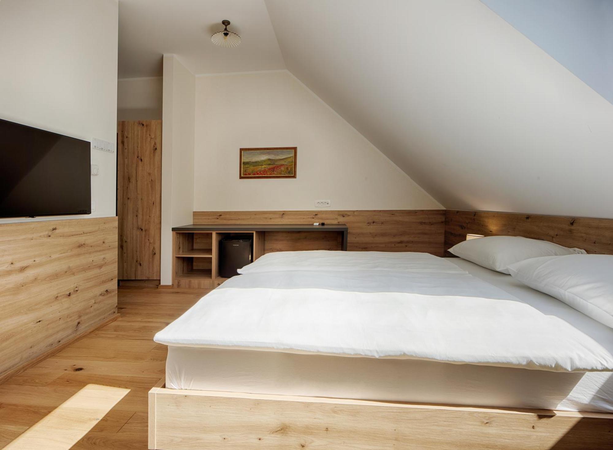 ורהניקה Guesthouse Tursic מראה חיצוני תמונה